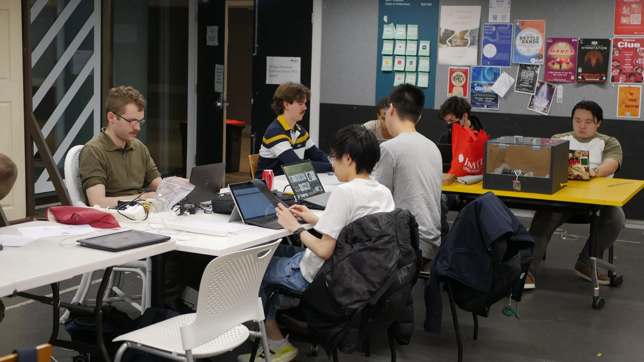 BattleBots team collaboration